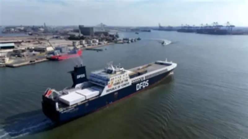 ميناء دمياط يسجل نشاطاً لافتاً في حركة البضائع والحاويات مع تصدير آلاف الأطنان