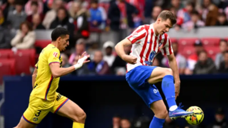 عبقار يدافع عن نفسه بعد طرده: لم أكن أقصد لمس سورلوث في المنطقة الحساسة