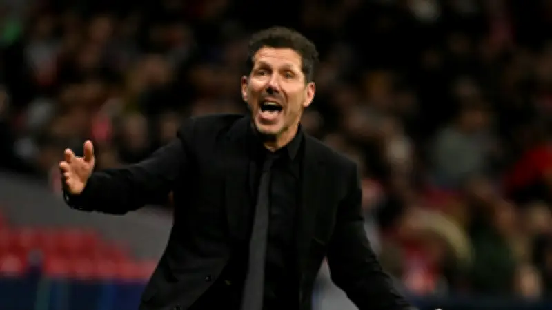 سيميوني يعترف بالارتباك بعد طرد عبقار.. ويثني على روح خيتافي التنافسية