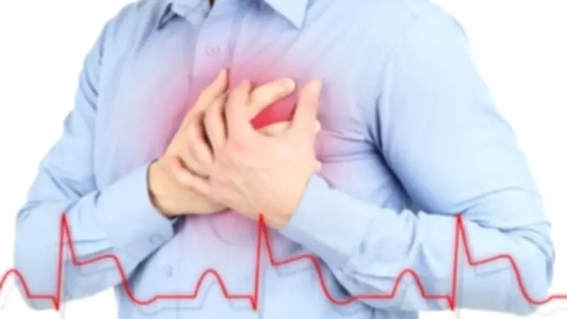 أعراض خلل كهرباء القلب: د. جمال شعبان يوضح متى تشعر بنبضات قلبك