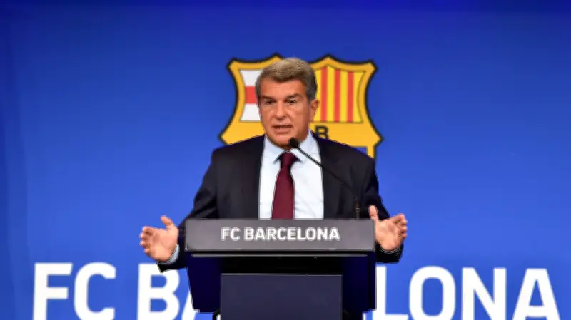 أزمة انتخابية في برشلونة: لجنة الانتخابات تتدخل بعد اتهامات متبادلة بين لابورتا وفونت