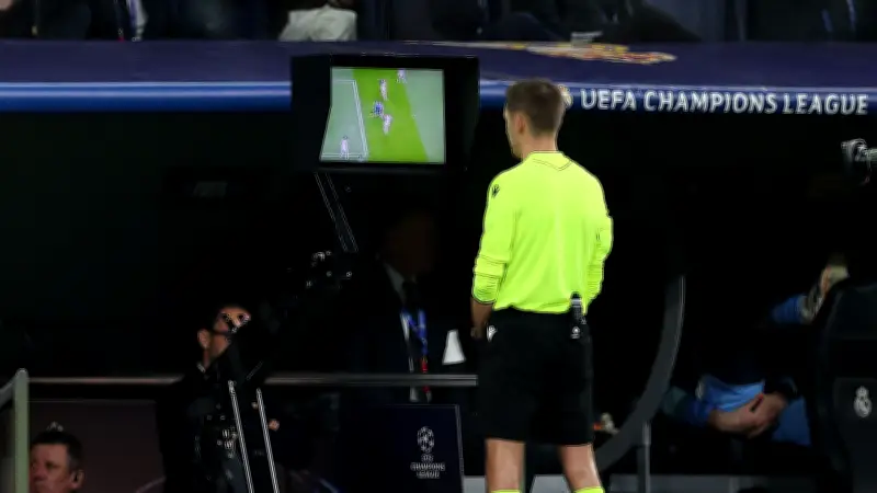 توربين يحكم لقاء ريال مدريد ومانشستر سيتي في دوري الأبطال: تاريخ حافل مع الملكي