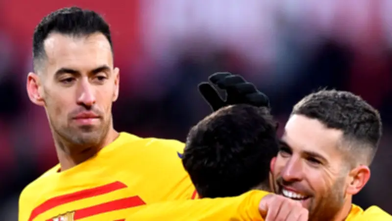 بوسكيتس يصوت في انتخابات برشلونة ويكشف عن دعمه للابورتا في مشهد لافت