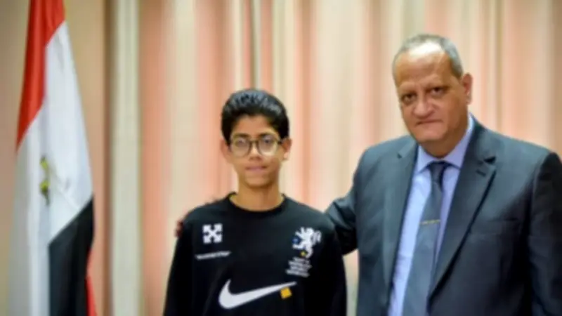 تعليم بورسعيد يكرم الطالب يوسف نموذجاً للكفاح والتفوق الدراسي المشرّف