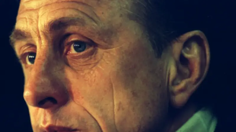 أرملة كرويف تظهر بإطلالة هولندية وتكشف دعمها للابورتا في انتخابات برشلونة