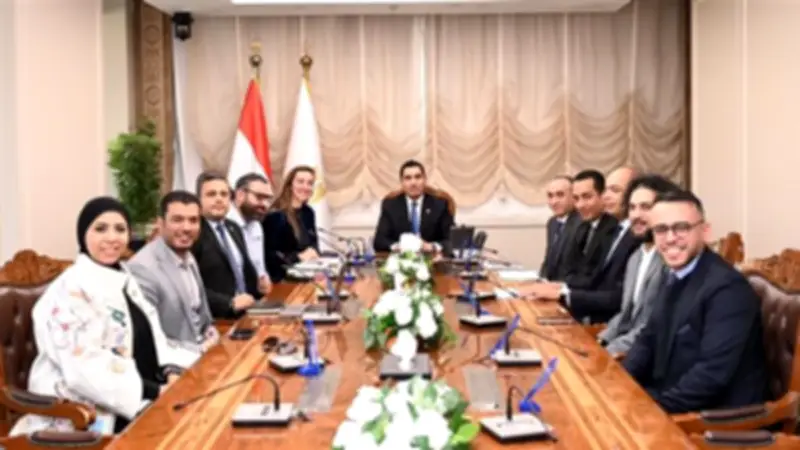 وزير الشباب والرياضة يناقش مع اتحاد الريشة الطائرة خطة تطوير اللعبة واستضافة بطولة العالم للناشئين