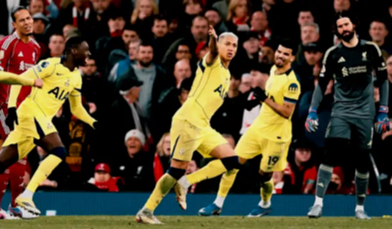 ليفربول يسقط في فخ التعادل أمام توتنهام بالدوري الإنجليزي