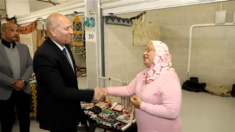 محافظ القاهرة يتفقد معرض أهلا بالعيد في السوق الحضاري بمدينة نصر ويؤكد على دعم المواطنين