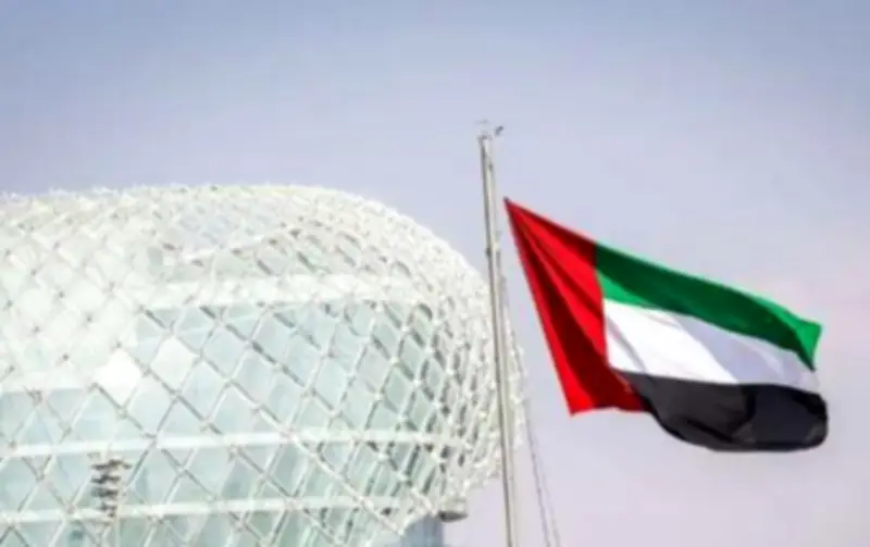 الدفاع الإماراتي يعلن اعتراض هجمات صاروخية وطائرات مسيرة إيرانية