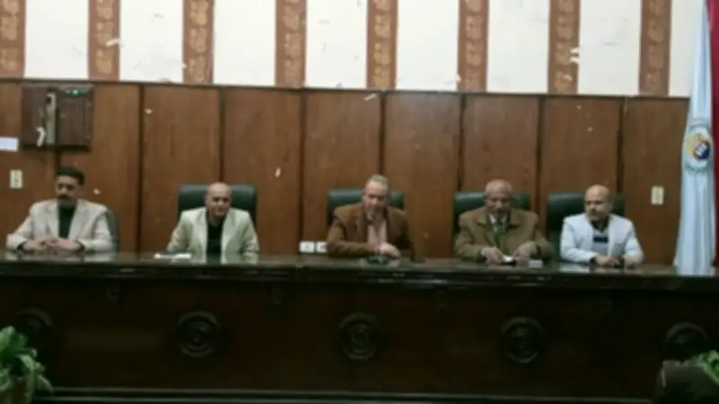 أسيوط تناقش تفعيل الوحدات الإنتاجية بالمدارس الصناعية والزراعية لتعزيز التعليم الفني