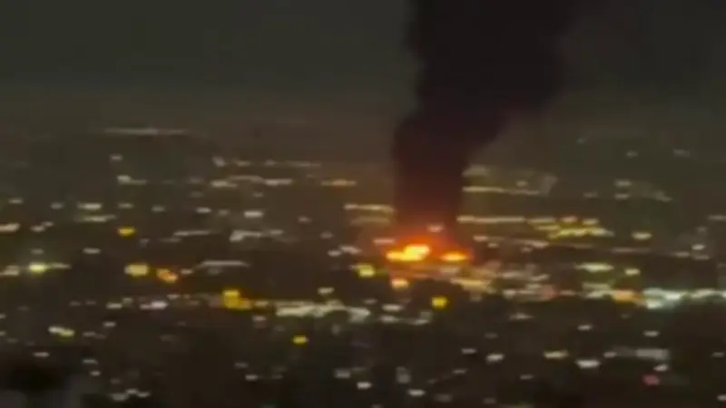 إسرائيل تعلن تدمير طائرة خامنئي في مطار مهر آباد بطهران خلال غارة جوية