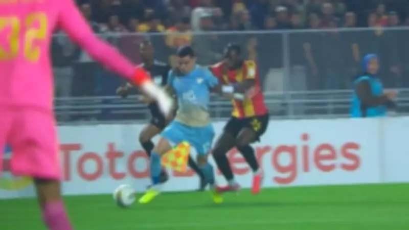 ناقد رياضي: ضربة جزاء الترجي ضد الأهلي مشكوك في صحتها وسط جدل تحكيمي