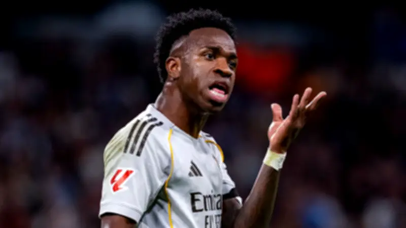 تهديد الإيقاف يلاحق فينيسيوس جونيور قبل مواجهة مانشستر سيتي الحاسمة