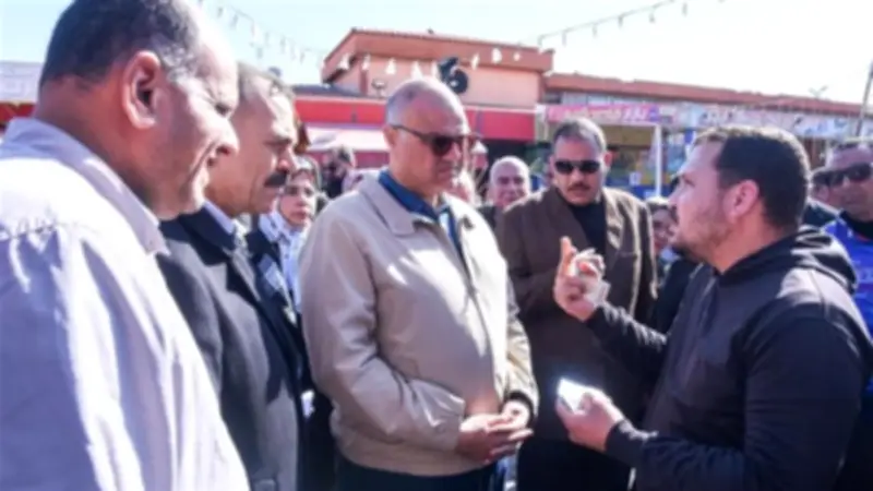 محافظ الإسكندرية يتفقد الموقف الجديد بحي غرب ويؤكد على الالتزام بالتعريفة الرسمية