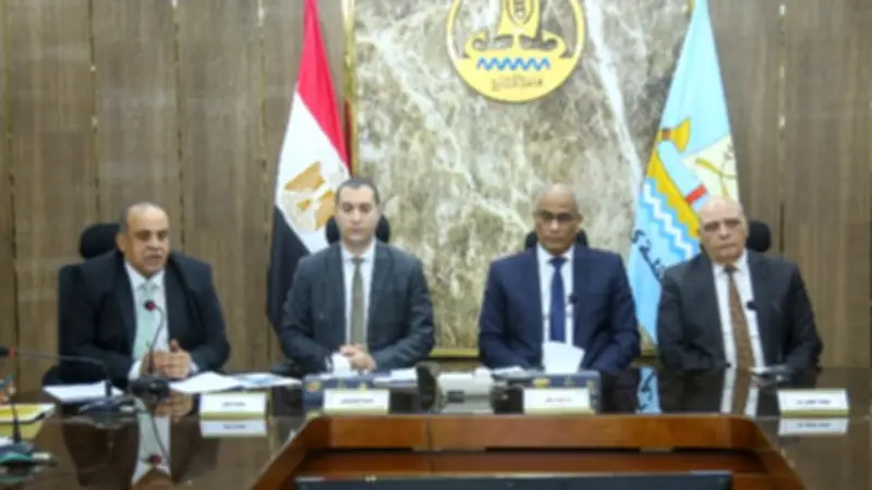 محافظ كفر الشيخ يتابع تنفيذ مشروعات كباري وطرق حيوية لتعزيز الحركة المرورية