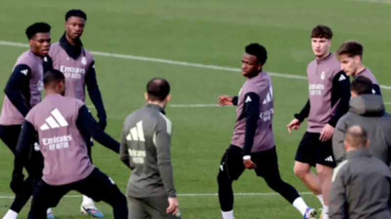 ريال مدريد يضع إدواردو كامافينجا في قائمة البيع بعد تراجع مستواه