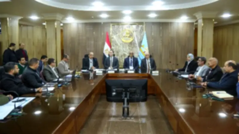 محافظ كفر الشيخ يوجه بتشغيل طريق بديل مؤقت لحين اكتمال كوبري مصرف سالم