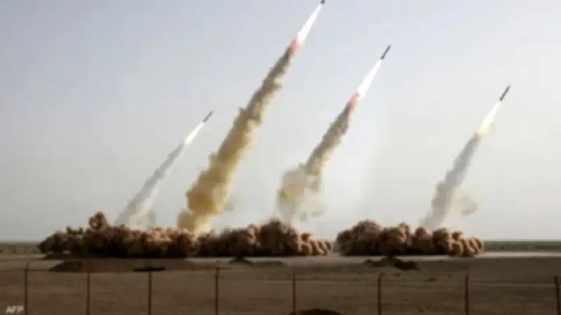 مصرع وإصابة العشرات في قصف مزدوج يستهدف مقر الحشد الشعبي غربي العراق