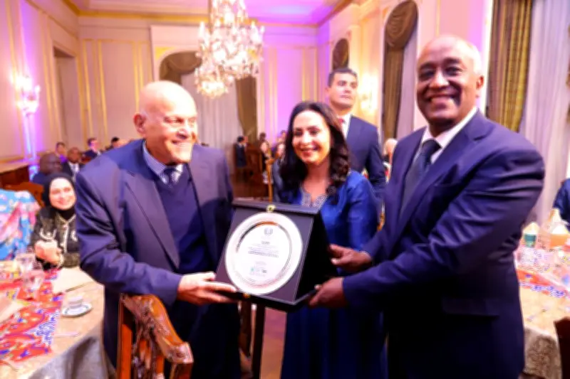 وزيرة التضامن الاجتماعي تحتفل بتوزيع العطاء في النادي الدبلوماسي