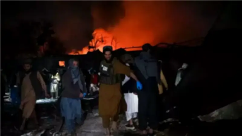 أفغانستان تتهم باكستان بقصف مستشفى في كابول يخلف مئات الضحايا بينهم مرضى