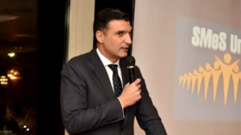 وزير الصناعة يؤكد على تنمية الأنشطة الإنتاجية في القرى والريف لتحقيق التوازن الاقتصادي