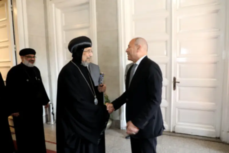 محافظ القاهرة يستقبل وفد بيت العائلة المصرية لتقديم التهنئة بحلول عيد الفطر المبارك