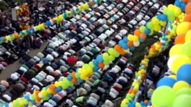 هل تغني صلاة العيد عن الجمعة في يوم واحد؟ الأزهر يوضح الفتوى الشرعية