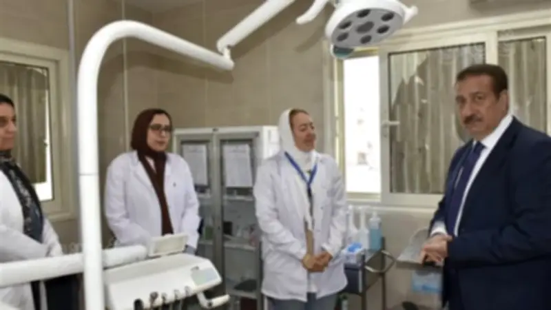 محافظ بورسعيد يقوم بزيارة مفاجئة لوحدة طب الأسرة في الضواحي لمتابعة الخدمات الطبية