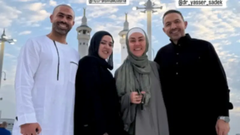 أحمد فتحي يؤدي العمرة مع عائلته ويتحدث عن فوز إنبي التاريخي على الزمالك