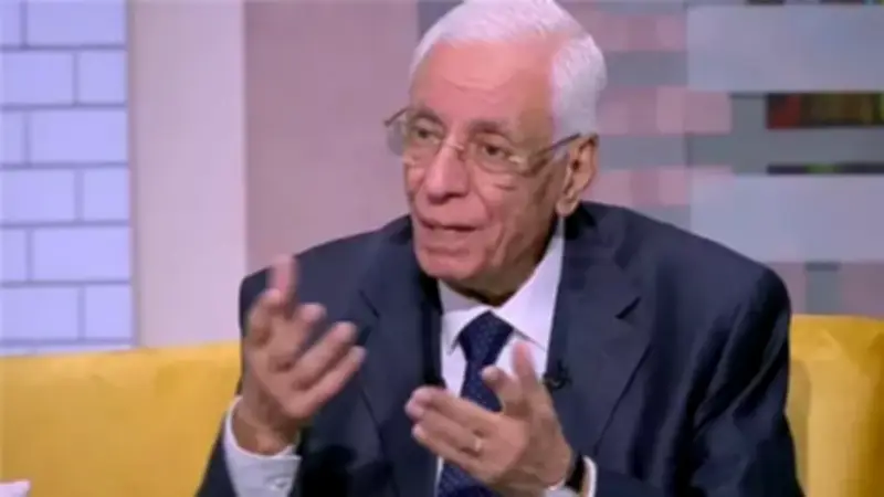 حسام موافي يحذر من تقرحات الفم: قد تشير لأمراض خطيرة مثل بهجت والجلطات