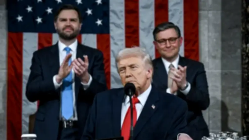 ترامب يكشف تفاصيل التحرك الأمريكي في مضيق هرمز ويهاجم أوروبا وبريطانيا بشدة