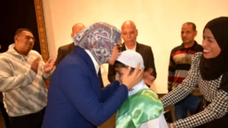 محافظ الوادي الجديد تحتفي بحفظة القرآن في ليلة القدر باحتفالية روحانية في الخارجة