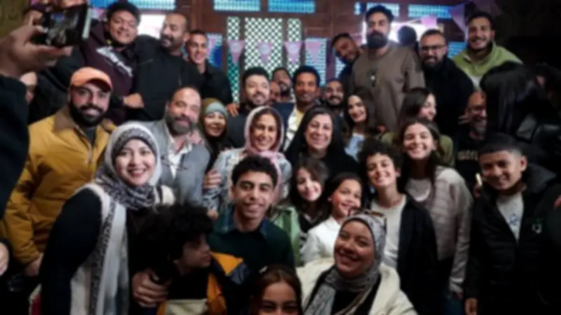 عمرو سعد يحتفل بانتهاء تصوير مسلسله الرمضاني إفراج وسط حضور نجومي مكثف