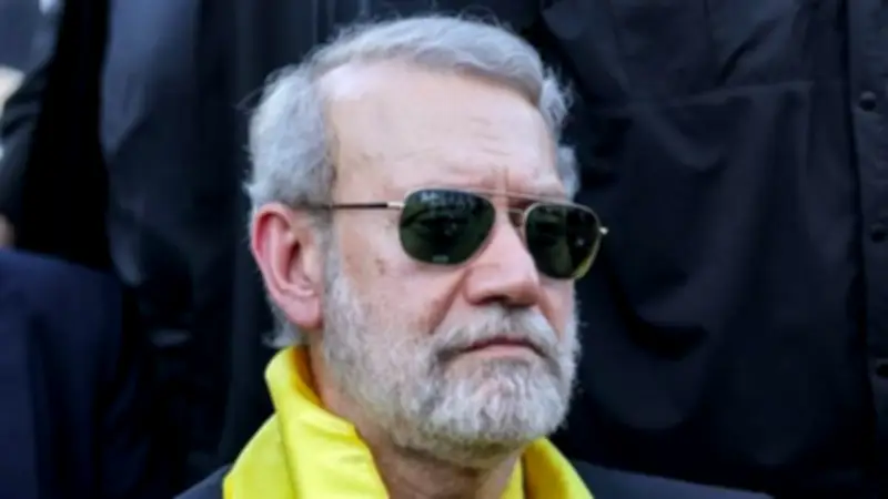 إيران تشيع علي لاريجاني بعد مقتله مع نجله في ضربة إسرائيلية على طهران