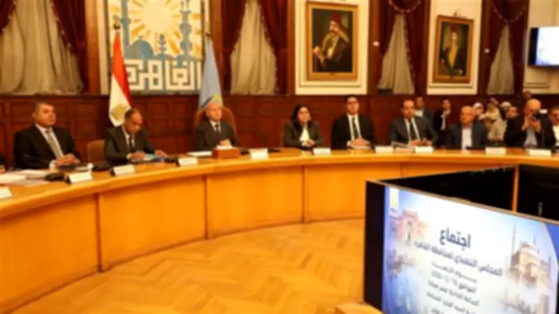 محافظ القاهرة يعلن عن خطوط ساخنة للشكاوى ويؤكد رفع الاستعدادات لاستقبال عيد الفطر