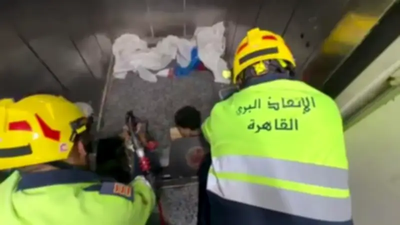 الأجهزة الأمنية تتدخل بسرعة لإنقاذ شخص محتجز داخل مصعد في القاهرة