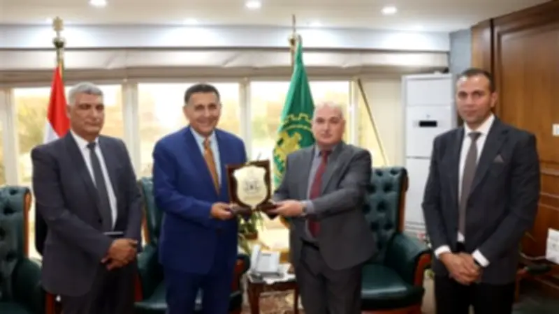 محافظ القليوبية يستقبل رئيس شركة بنها الإلكترونية لتعزيز التعاون الصناعي