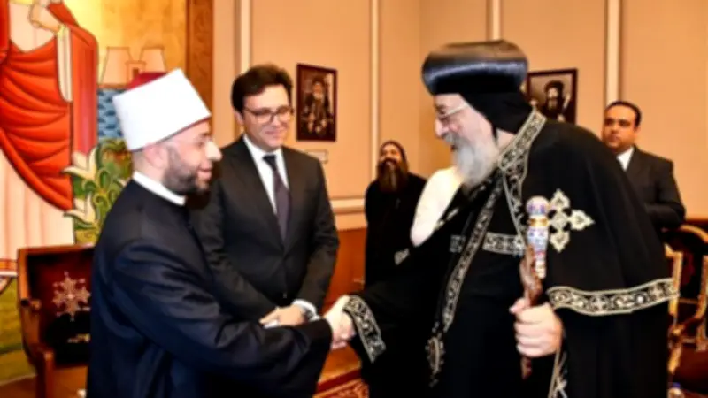 وزير الأوقاف يتلقى تهنئة البابا تواضروس الثاني بعيد الفطر ويؤكد اعتزازه بروح الوحدة الوطنية
