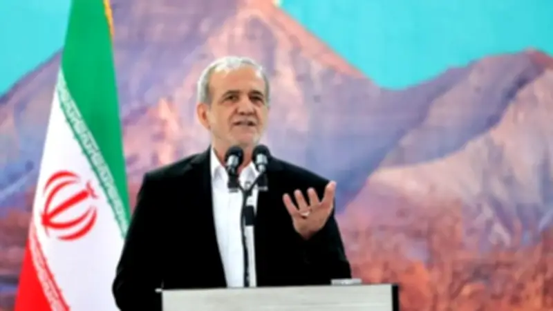 بيزشكيان يحذر واشنطن وتل أبيب: استهداف البنية التحتية الإيرانية قد يؤدي لتداعيات عالمية