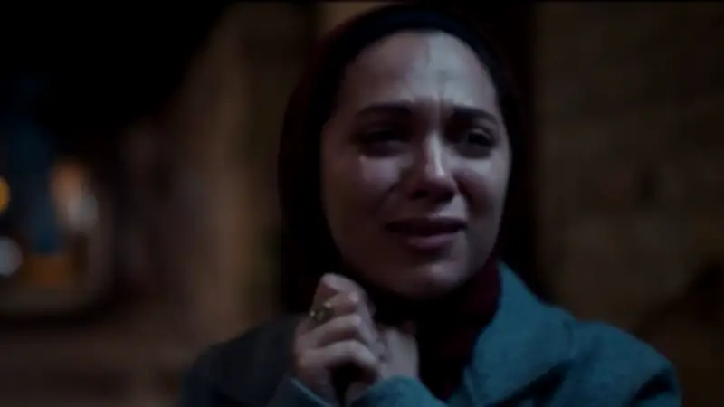 أحداث صادمة في الحلقة قبل الأخيرة من مسلسل "عرض وطلب": دينا تحاول قتل الصحفي سليم