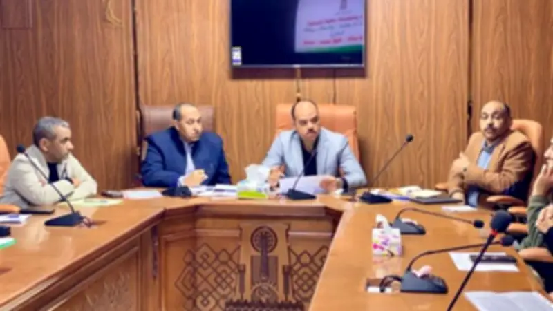 نائب محافظ الوادي الجديد يتابع ملفات أملاك الدولة والخطة الاستثمارية في الفرافرة