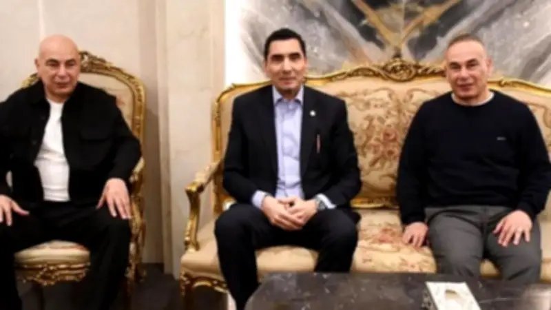 وزير الرياضة يجتمع بجهاز منتخب مصر في استاد القاهرة لمناقشة الاستعدادات للمونديال