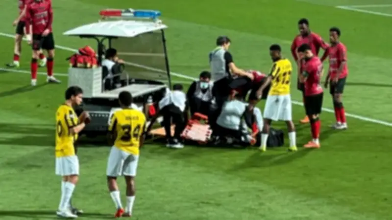 لاعب اتحاد جدة يغادر مباراة الخلود مصابًا في كأس خادم الحرمين الشريفين
