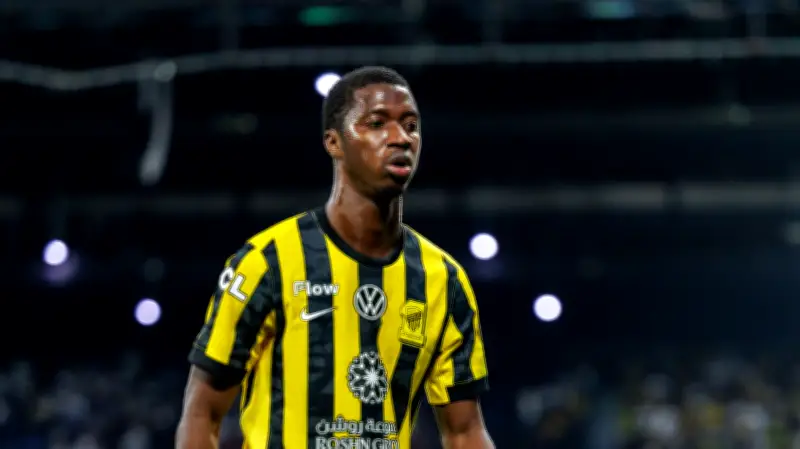 إصابة قوية تضرب مامادو دومبيا في مباراة الخلود ضد الاتحاد بكأس الملك