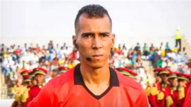 الاتحاد الأفريقي يعين الموريتاني دحان بيدا حكماً لمباراة بيراميدز والجيش الملكي في دوري الأبطال