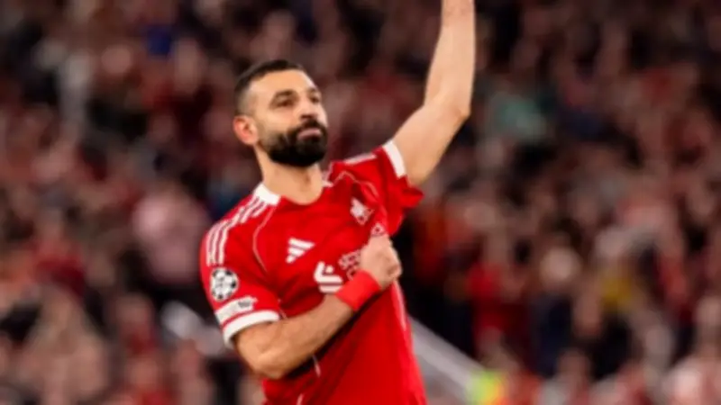 محمد صلاح يحتفل بهدفه الخمسين في أوروبا خلال فوز ليفربول على جلطة سراي