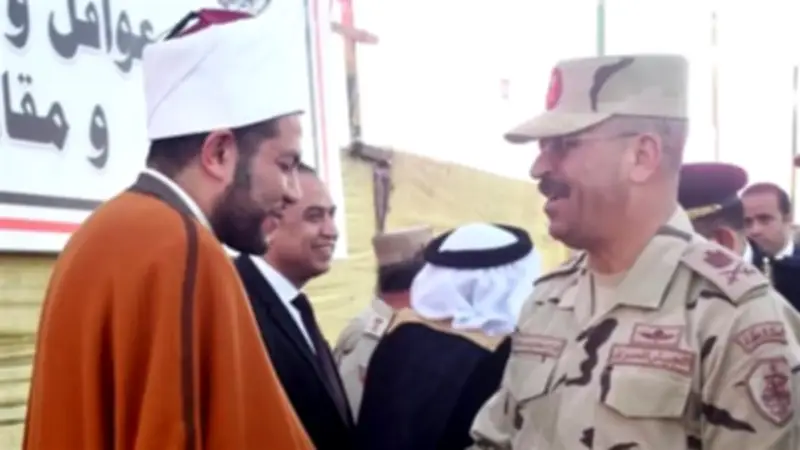 الجيش الثاني الميداني ينظم لقاءً وإفطارًا لشيوخ وعواقل شمال سيناء