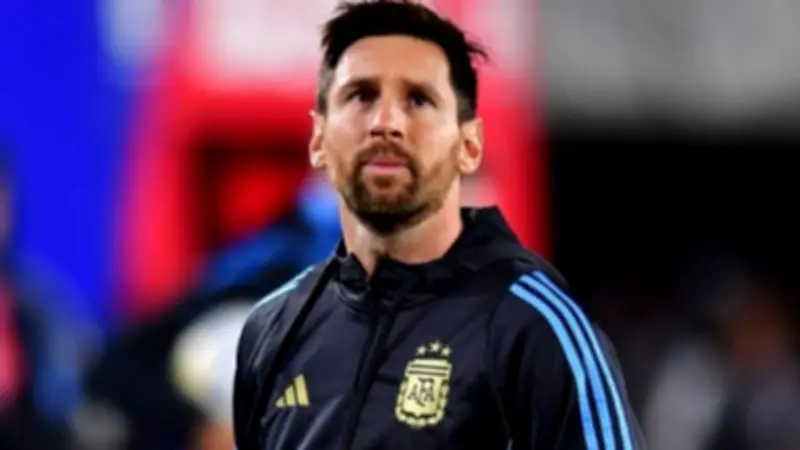 سكالوني يعلن قائمة الأرجنتين لمباراة جواتيمالا الودية بمشاركة ميسي