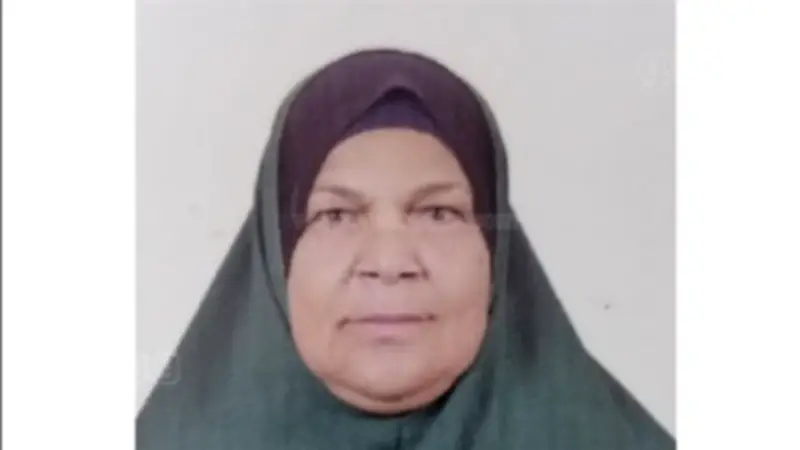 أم بني سويف المثالية: كفاح مرير يتوج بتحقيق حلم طبيبين من أبنائها