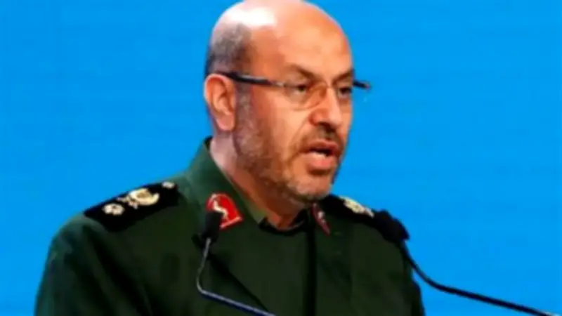 تعيين حسين دهقان خلفًا لعلي لاريجاني في مجلس الأمن القومي الإيراني